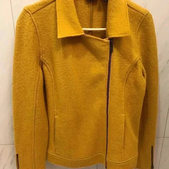 Tahari Jacket  - Picture 2 of 4